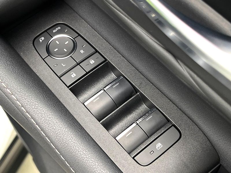 2025 Toyota Alphard 3BA-AGH40W (UW-6a8fa929c9d78)[9]