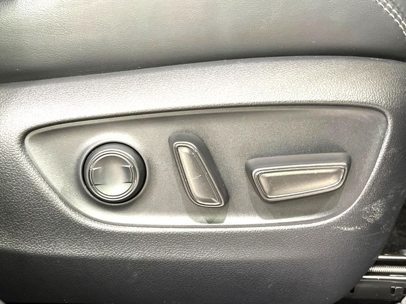 2019 Toyota RAV4 6AA-AXAH54 (UW-6a8fa93703e58)[14]