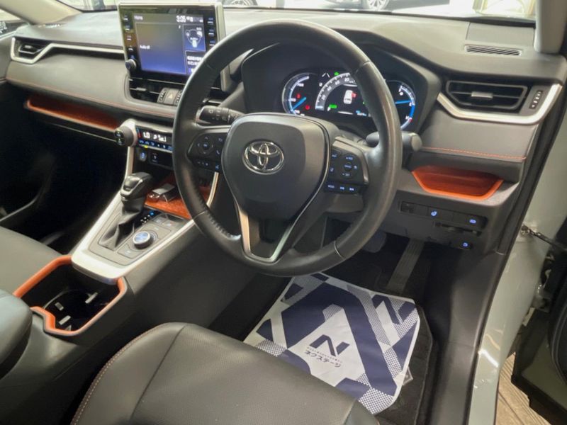2021 Toyota RAV4 6AA-AXAH54 (UW-6a8fa93c965b2)[21]