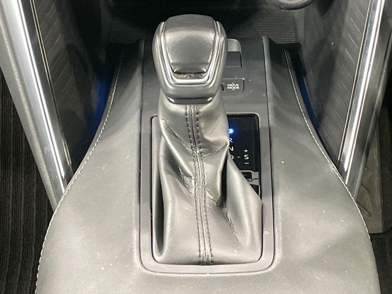 2020 Toyota Harrier Hybrid 6AA-AXUH80 (UW-6a8fa941d430e)[27]