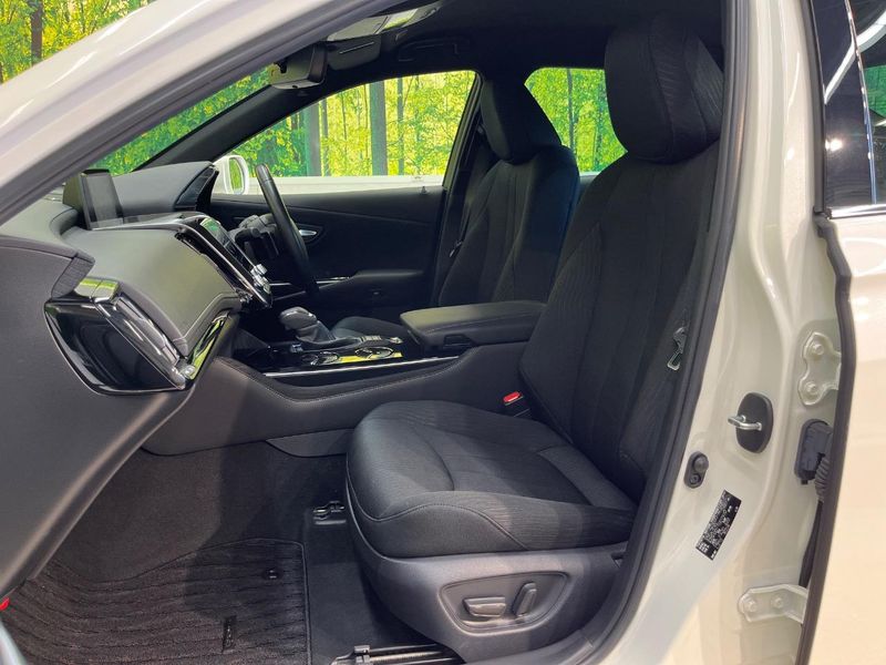2018 Toyota Crown Hybrid 6AA-AZSH20 (UW-6a8fa9577b036)[17]