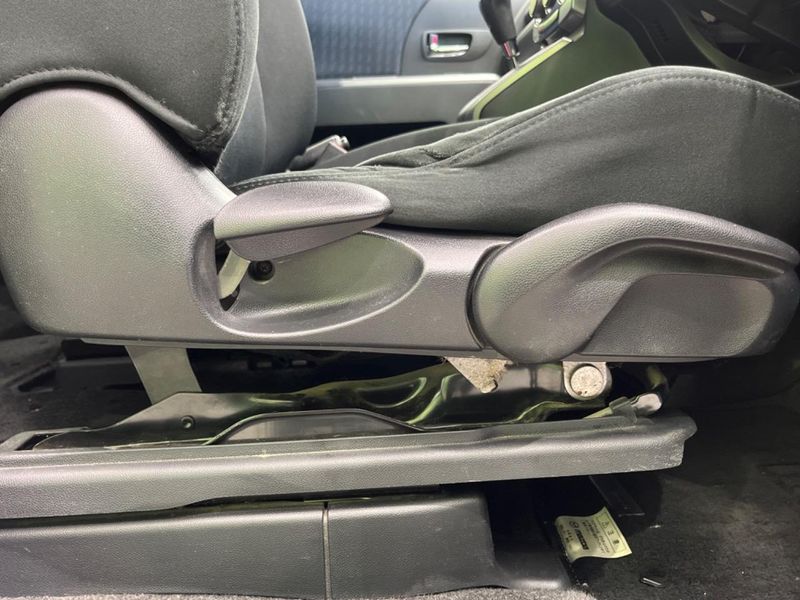 2010 Mazda Premacy DBA-CREW (UW-6a8fa997a8490)[12]