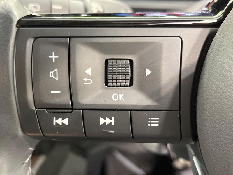 2022 Nissan Aura 6AA-FE13 (UW-6a8fa9c149c5f)[11]