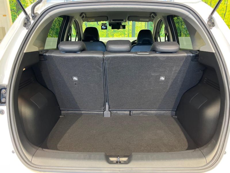 2022 Nissan Aura 6AA-FE13 (UW-6a8fa9c15568a)[14]