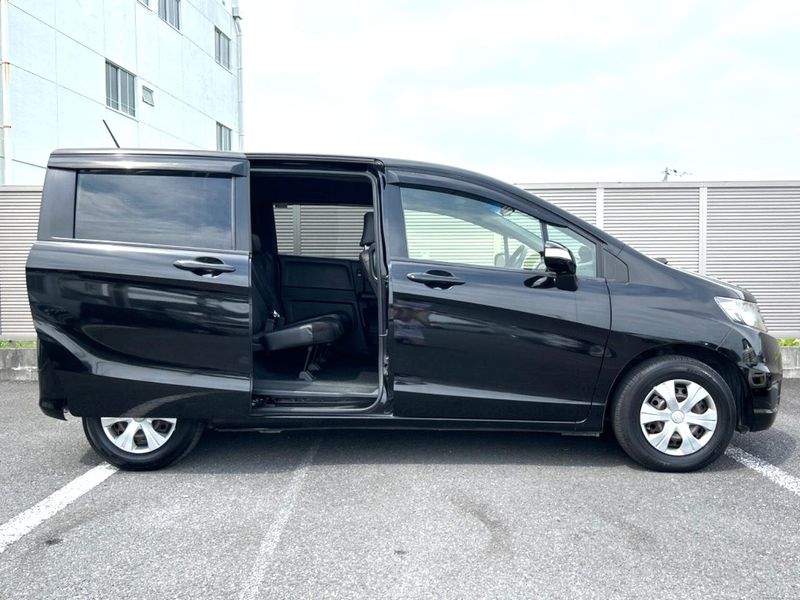 2014 Honda Freed Spike DBA-GB3 (UW-6a8fa9caf38d0)[9]
