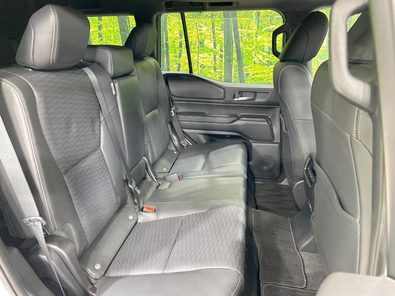 2025 Toyota Land Cruiser 250 3DA-GDJ250W (UW-6a8fa9d82b11f)[24]