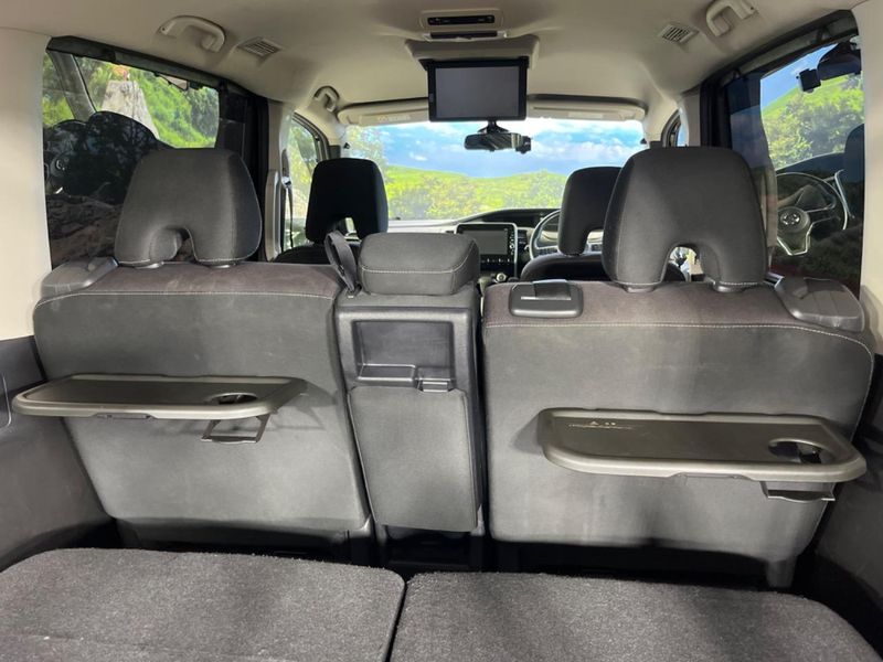 2016 Nissan Serena DAA-GFC27 (UW-6a8fa9db0d441)[14]