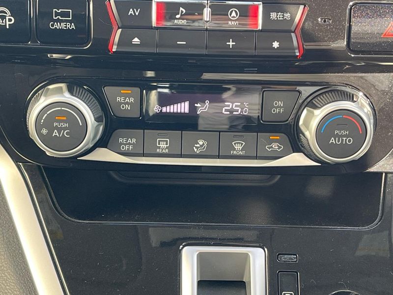 2018 Nissan Serena DAA-GFC27 (UW-6a8fa9df4d8b3)[27]