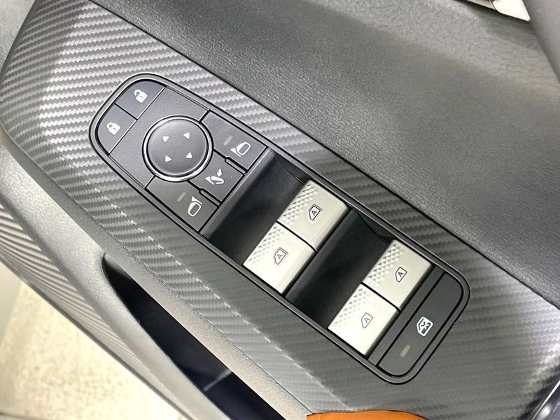 2022 Mitsubishi OUTLANDER PHEV 5LA-GN0W (UW-6a8fa9f06780f)[24]