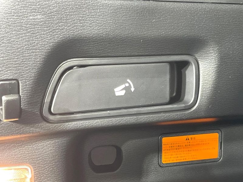2022 Mitsubishi OUTLANDER PHEV 5LA-GN0W (UW-6a8fa9f06780f)[19]
