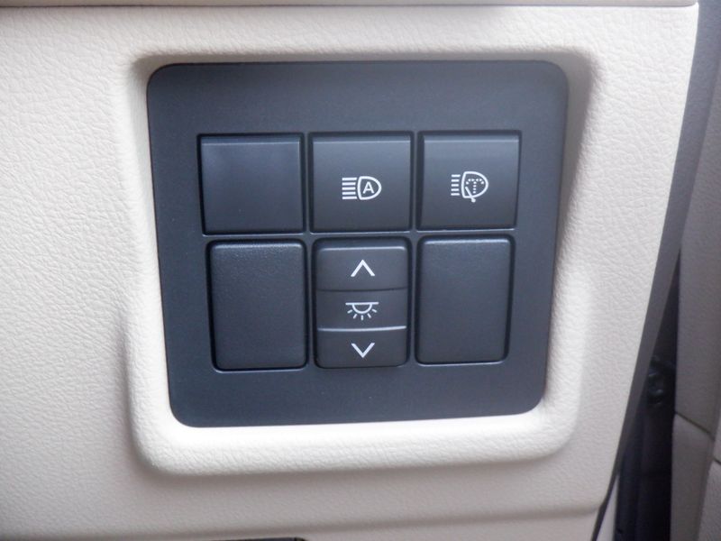 2018 Toyota Land Cruiser Prado CBA-TRJ150W (UW-mtay249100ud)[36]