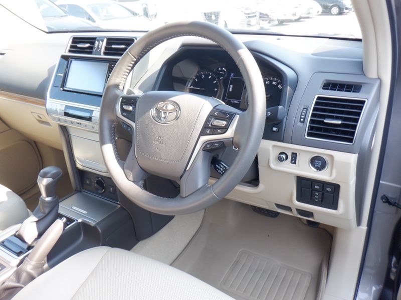 2018 Toyota Land Cruiser Prado CBA-TRJ150W (UW-mtay249100ud)[11]