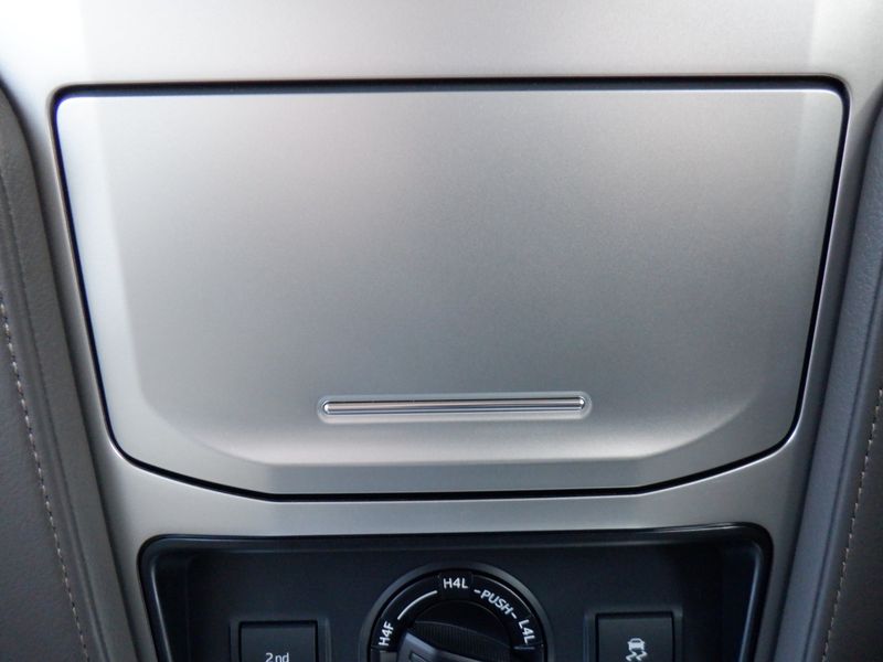 2018 Toyota Land Cruiser Prado CBA-TRJ150W (UW-mtay249100ud)[19]
