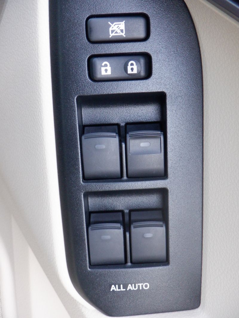 2018 Toyota Land Cruiser Prado CBA-TRJ150W (UW-mtay249100ud)[37]