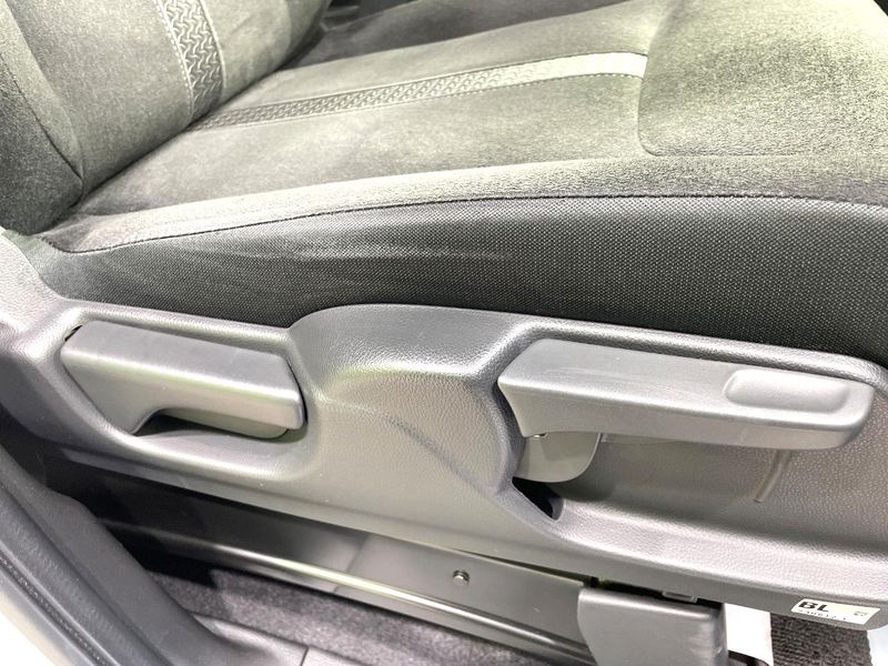 2023 Honda N-BOX CUSTOM 6BA-JF3 (UW-6a8faa733401b)[12]