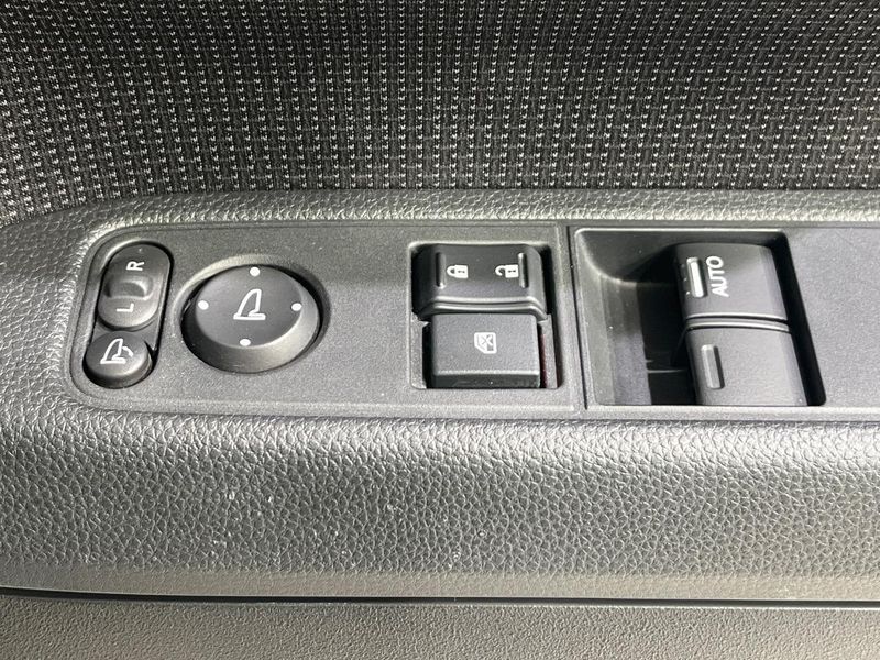 2022 Honda N-VAN Style 5BD-JJ2 (UW-6a8faa9cc0d06)[11]
