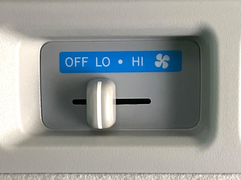 2014 Toyota Hiace Van QDF-KDH201V (UW-6a8faaa0636ad)[24]