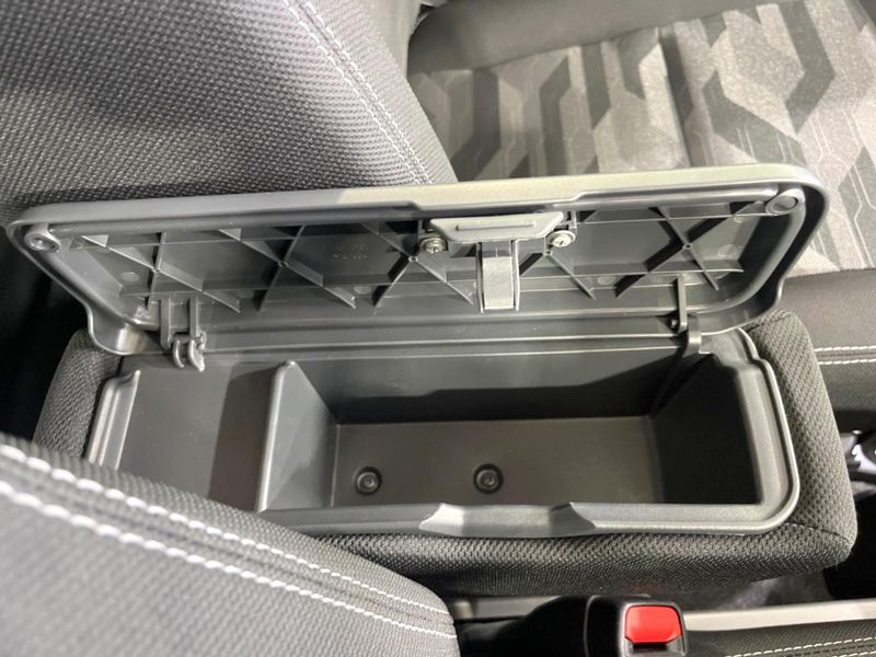 2022 Daihatsu Taft 5BA-LA900S (UW-6a8fab02da598)[28]