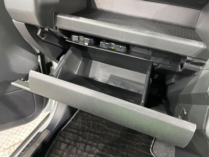 2022 Daihatsu Taft 5BA-LA900S (UW-6a8fab02deb9f)[23]