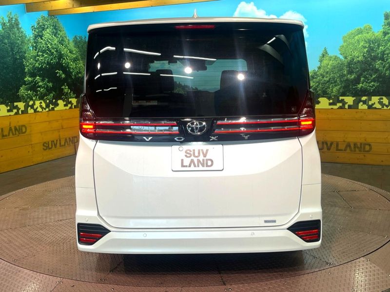 2022 Toyota Voxy 6BA-MZRA90W (UW-6a8fabcaebe00)[5]