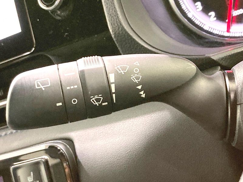 2023 Toyota Voxy 6BA-MZRA90W (UW-6a8fabcf0b152)[22]