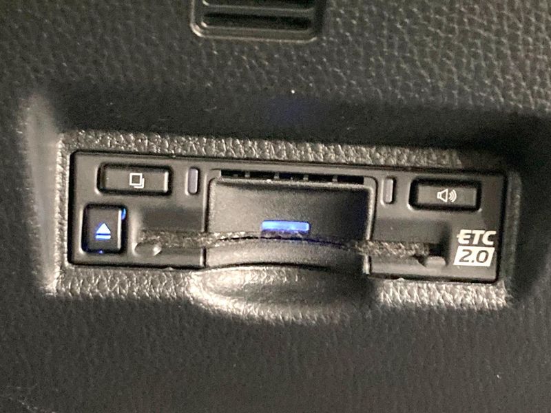 2023 Toyota Voxy 6BA-MZRA90W (UW-6a8fabcf0b152)[24]