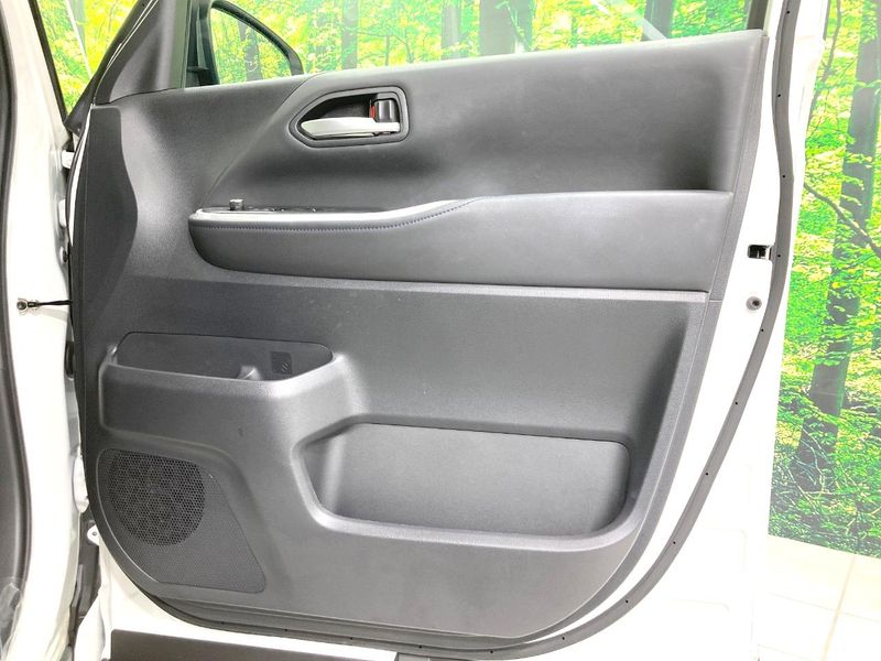 2023 Toyota Voxy 6BA-MZRA90W (UW-6a8fabcf0b152)[13]