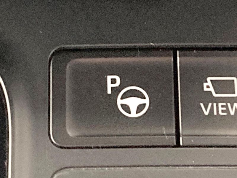 2023 Toyota Voxy 6BA-MZRA90W (UW-6a8fabcf0b152)[28]