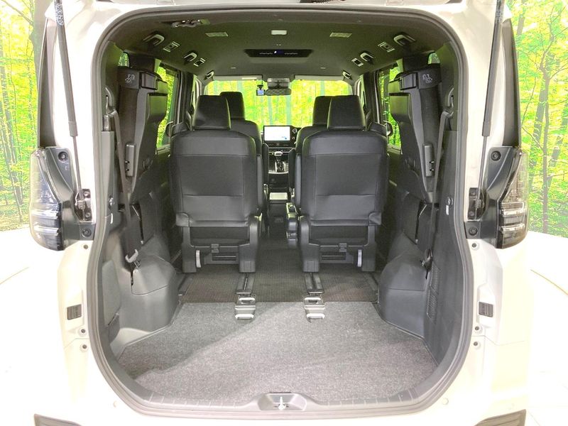 2023 Toyota Voxy 6BA-MZRA90W (UW-6a8fabcf0b152)[8]