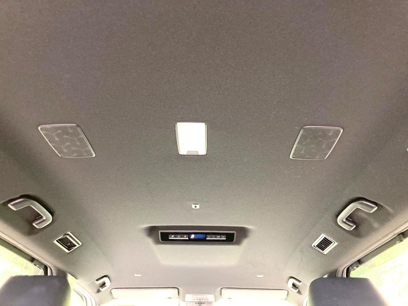 2023 Toyota Voxy 6BA-MZRA90W (UW-6a8fabcf0b152)[6]