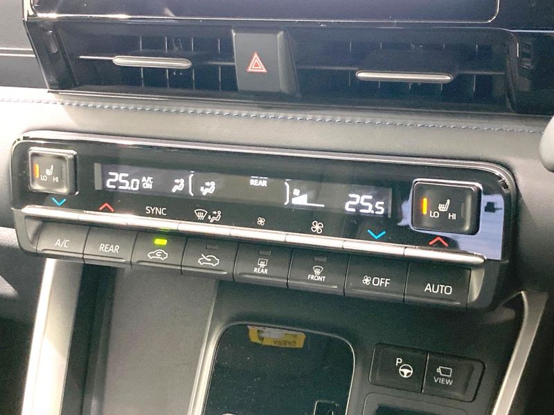 2023 Toyota Voxy 6BA-MZRA90W (UW-6a8fabcf0b152)[26]