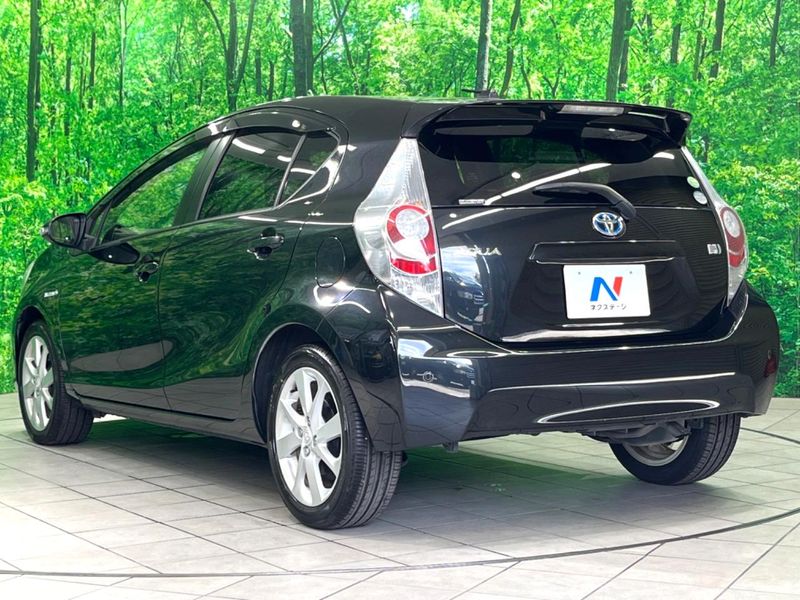 2013 Toyota Aqua DAA-NHP10 (UW-6a8fabd9b6ca8)[7]