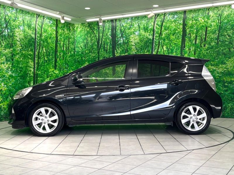 2013 Toyota Aqua DAA-NHP10 (UW-6a8fabd9b6ca8)[6]