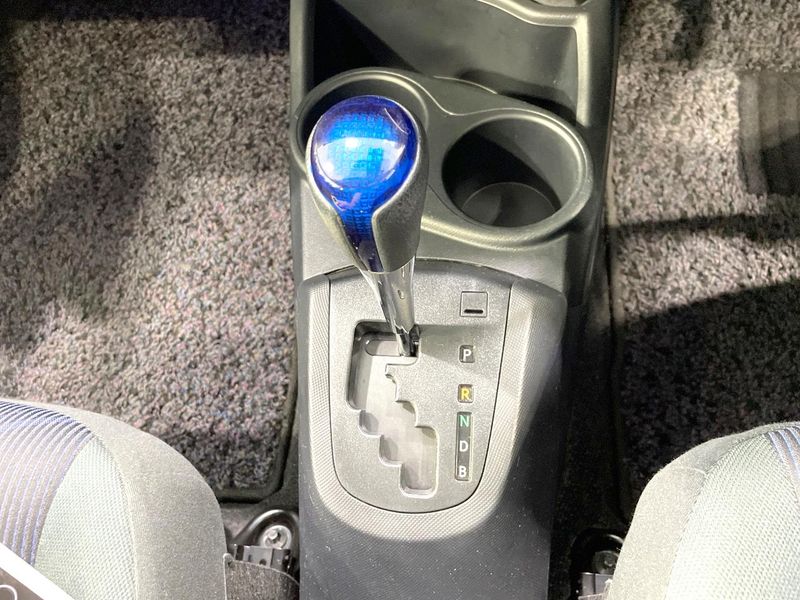 2015 Toyota Aqua DAA-NHP10 (UW-6a8fabdc2be5e)[20]