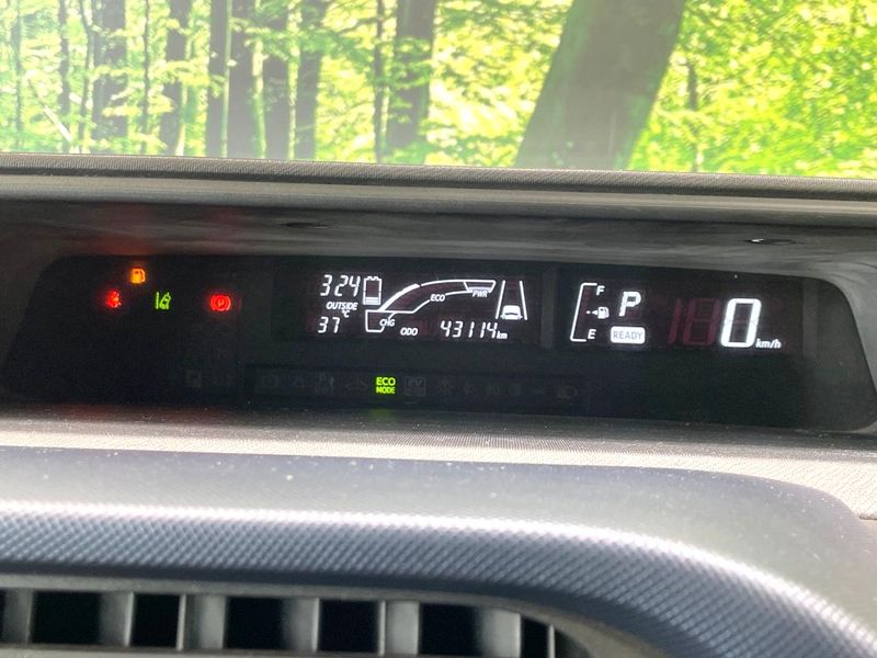 2015 Toyota Aqua DAA-NHP10 (UW-6a8fabdc2be5e)[23]