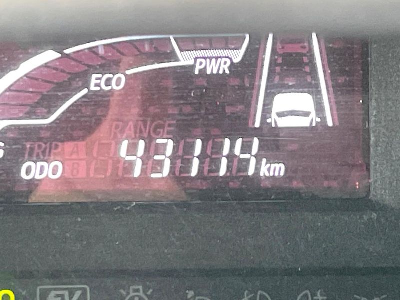 2015 Toyota Aqua DAA-NHP10 (UW-6a8fabdc2be5e)[2]