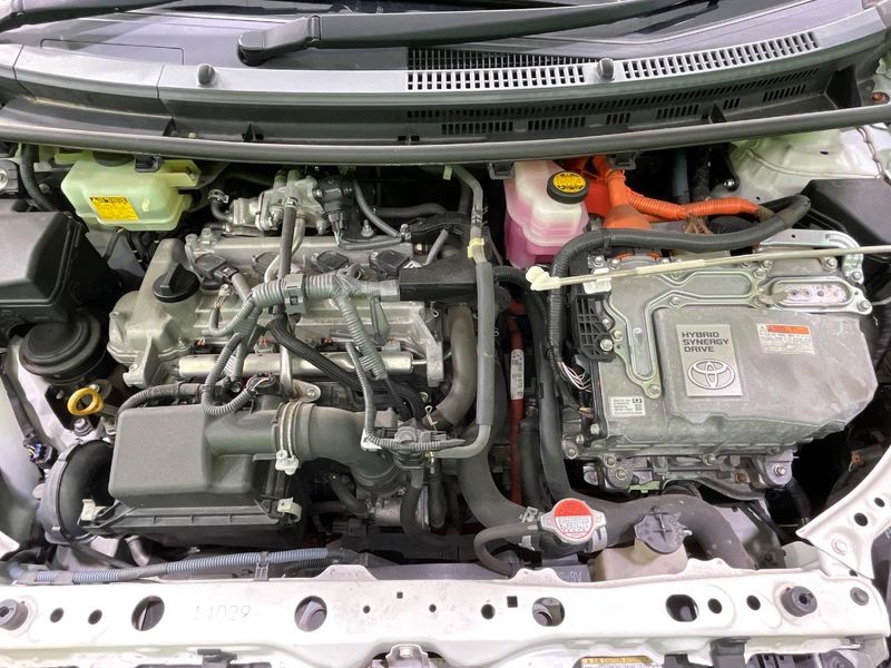 2016 Toyota Aqua DAA-NHP10 (UW-6a8fabdc50122)[4]
