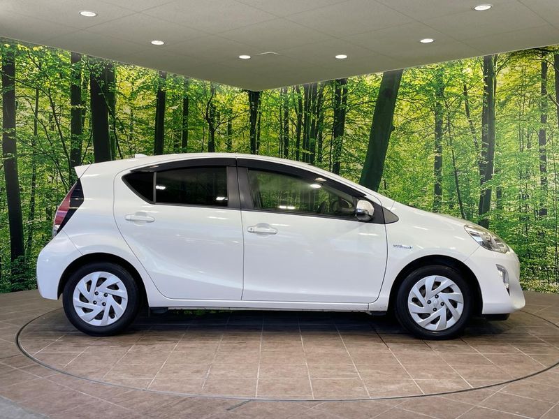 2016 Toyota Aqua DAA-NHP10 (UW-6a8fabdc50122)[17]