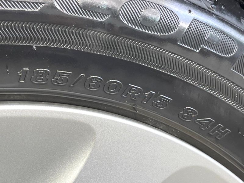 2019 Toyota Aqua DAA-NHP10 (UW-6a8fabde37c3a)[15]