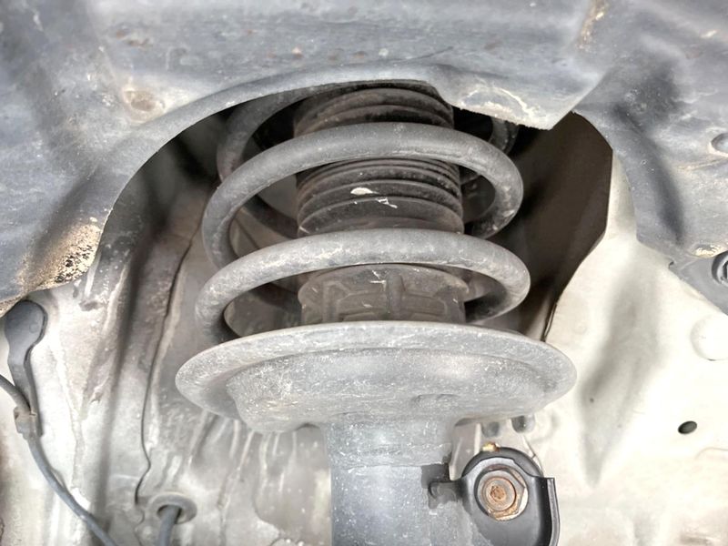2017 Toyota Vitz DAA-NHP130 (UW-6a8fabe7aa473)[13]