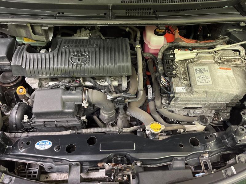 2016 Toyota Sienta DAA-NHP170G (UW-6a8fabe8e5978)[23]