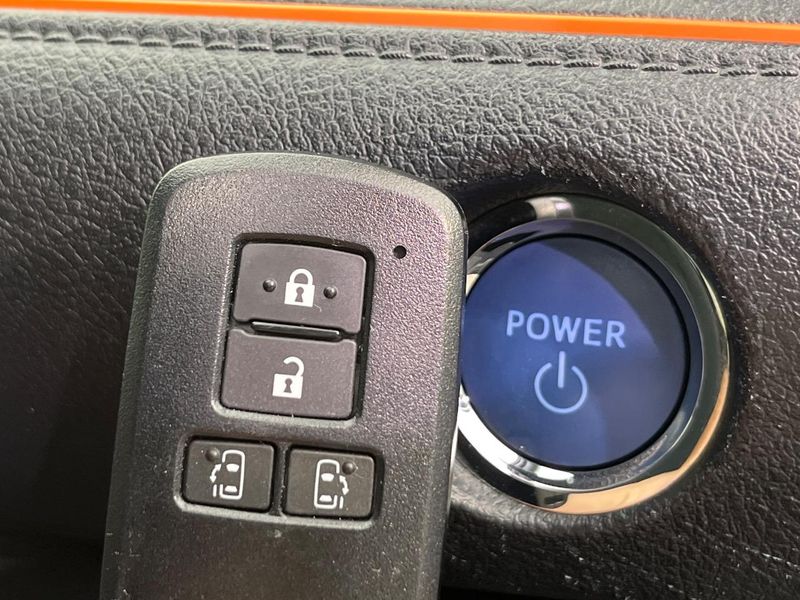 2016 Toyota Sienta DAA-NHP170G (UW-6a8fabe8e5978)[25]