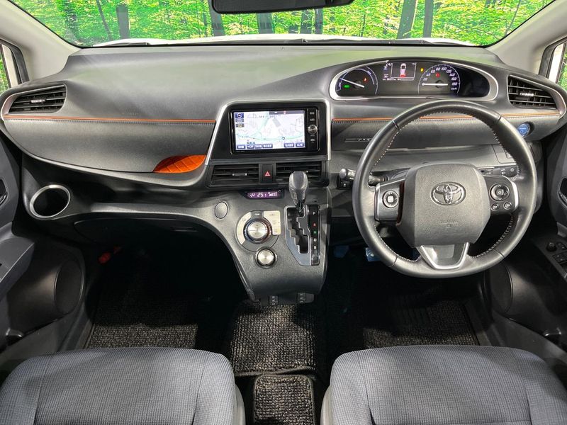 2018 Toyota Sienta DAA-NHP170G (UW-6a8fabea1aeda)[27]