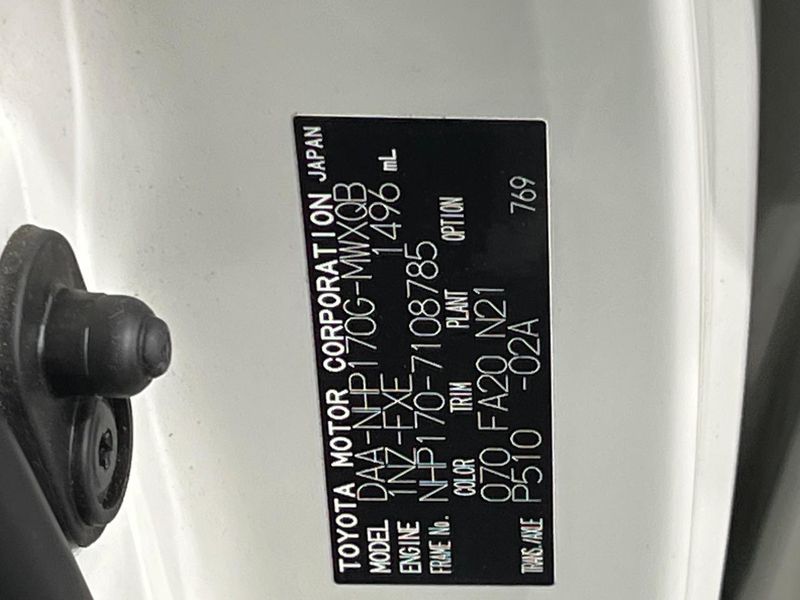 2018 Toyota Sienta DAA-NHP170G (UW-6a8fabea1aeda)[1]