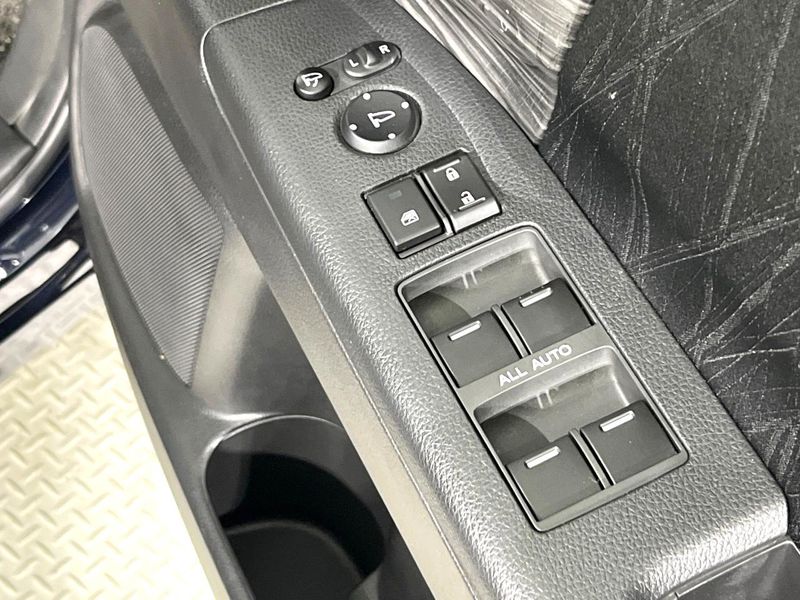 2016 Honda Odyssey Hybrid DAA-RC4 (UW-6a8fac01eb449)[22]