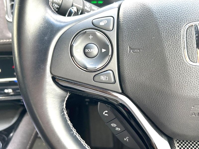 2017 Honda Vezel DAA-RU3 (UW-6a8fac11342ec)[21]