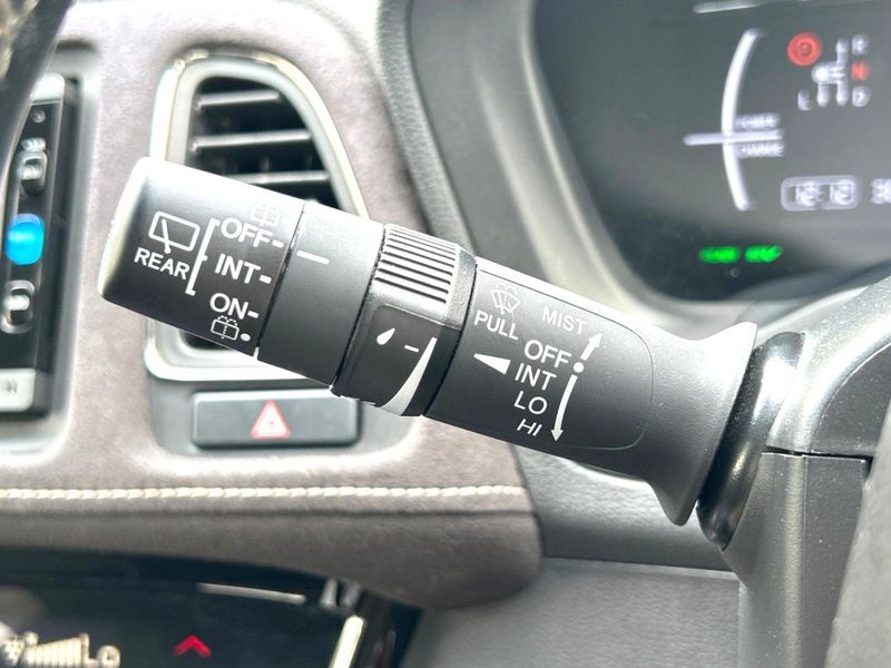 2017 Honda Vezel DAA-RU3 (UW-6a8fac11342ec)[23]