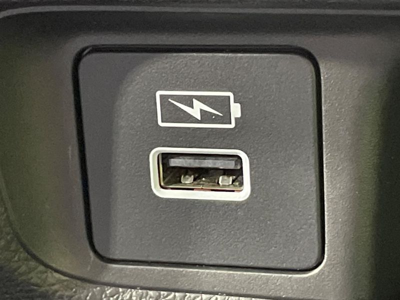 2021 Honda Vezel 6AA-RV5 (UW-6a8fac14dc91d)[24]