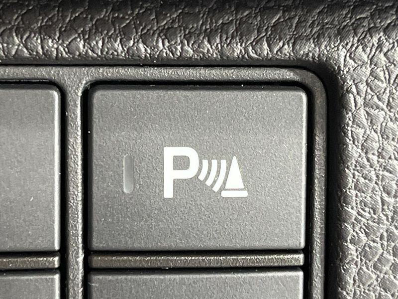 2021 Honda Vezel 6AA-RV6 (UW-6a8fac23979a4)[19]