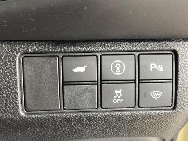2021 Honda Vezel 6AA-RV6 (UW-6a8fac23979a4)[18]